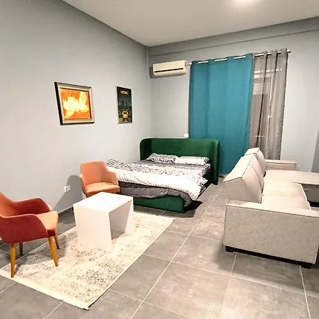 公寓 Deasapartments In 3 地拉那